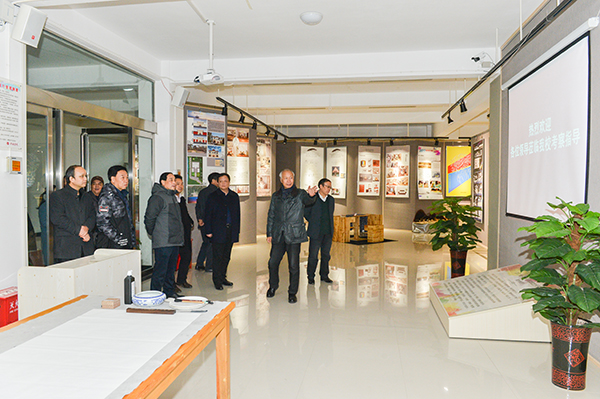 郑州市教育局副局长田保华来我校讲学